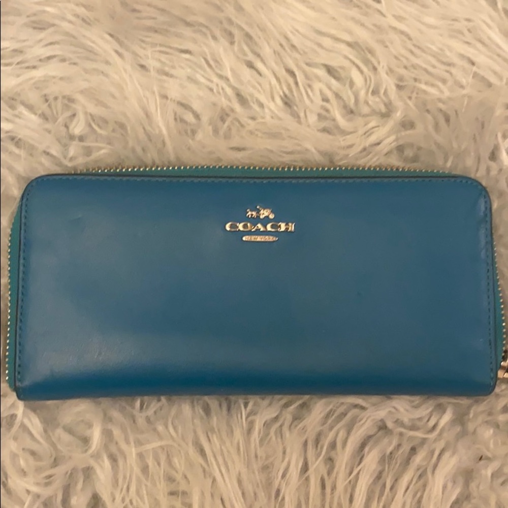 COACH Large Accordion Zip Wallet in Teal